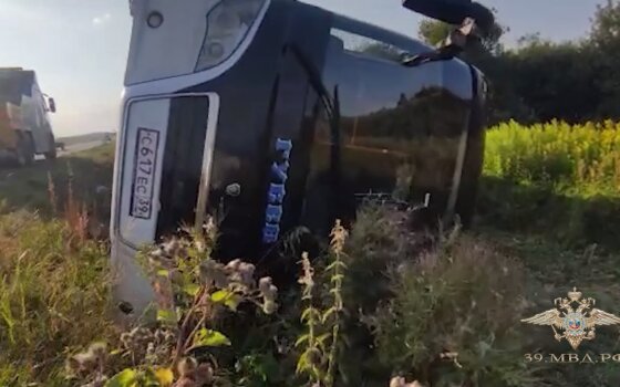 Гусевский пассажирский автобус перевернулся под Гвардейском