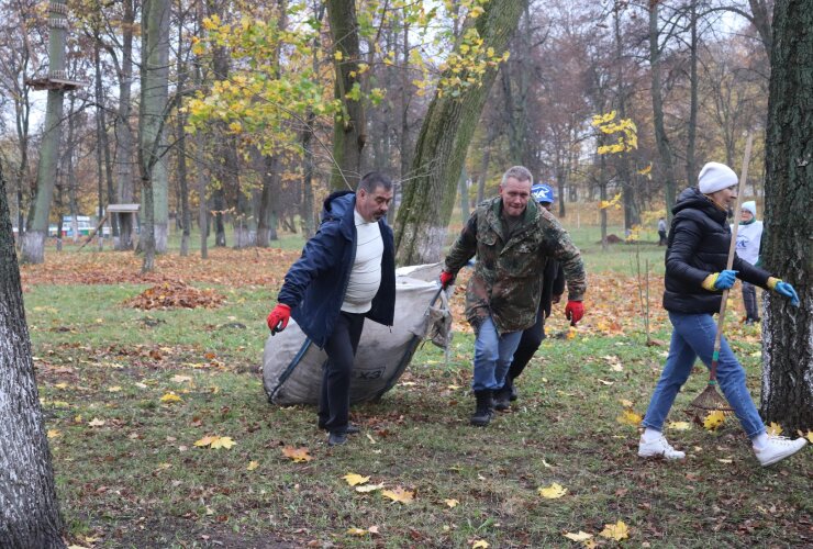 Сегодня в Гусеве прошёл общегородской субботник