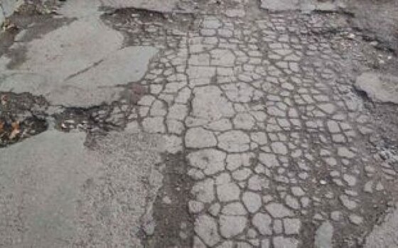 После длительной переписки депутата ЛДПР с прокуратурой в Гусеве отремонтируют тротуар