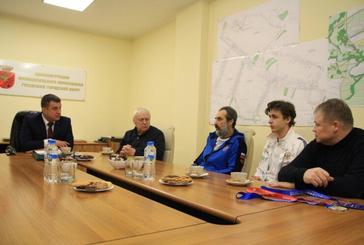 Александр Китаев сегодня принимал у себя в гостях призёра молодёжных игр в Китае Илью Толпыго