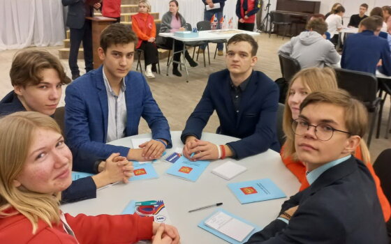 В Гусеве состоялся межмуниципальный турнир игры «Что? Где? Когда?», посвященный Дню Конституции