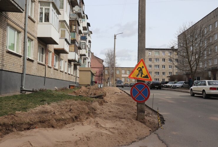 За год в Гусеве по программе конкретных дел отремонтировали тротуары на двух улицах и сделали парковку