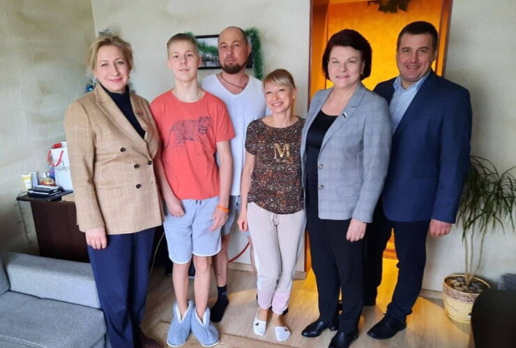 Марина Оргеева исполнила желание подростка из Гусева в рамках акции «Елка желаний»