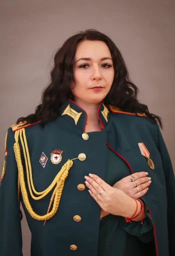 Янина — жена старшего лейтенанта