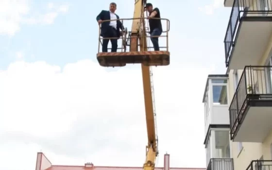 В Гусеве жители нового дома жалуются на неприятный запах в квартирах