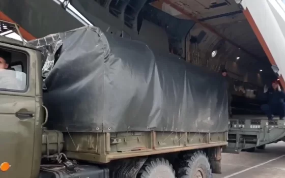 Собранные посылки в штабе «Мы вместе» отправились адресатам