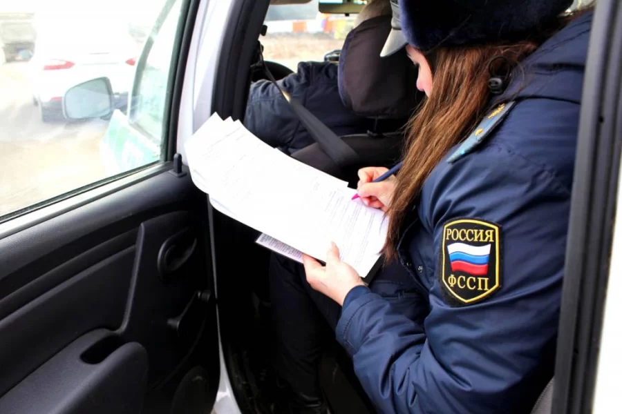 В Гусеве приставы помогли бизнесмену вернуть крупный долг