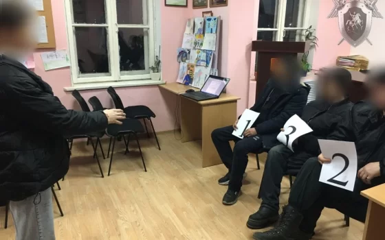 Житель Гусева помещен под стражу по обвинению в разбойном нападении на несовершеннолетнюю