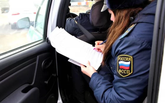 В Гусеве приставы помогли бизнесмену вернуть крупный долг