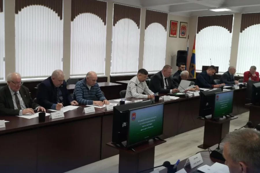 Китаев выступил с докладом в Калининграде на совещании по вопросам увековечивания памяти погибших воинов