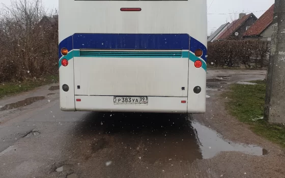 Жительница Гусева рассказала, что её ребёнка оставили в холод на остановке, не пустив в автобус