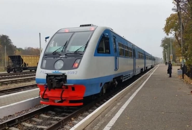 С 1 июня по выходным добавляется ранний утренний рельсобус «Чернышевское — Калининград»