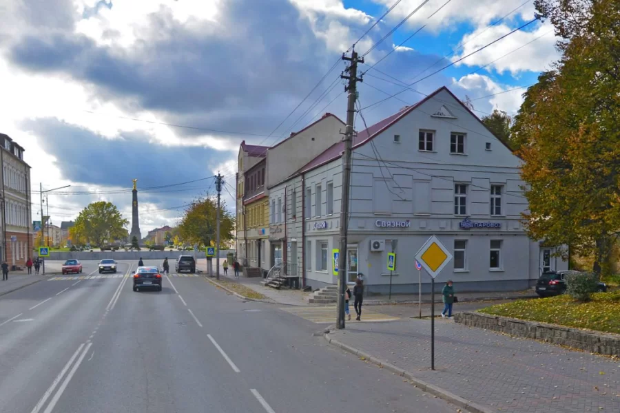 Власти планируют установить Светофор на Московской у дома № 7, но денег пока нет