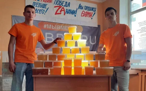 Житель поселка Липово передал бойцам на СВО почти 60 килограммов меда