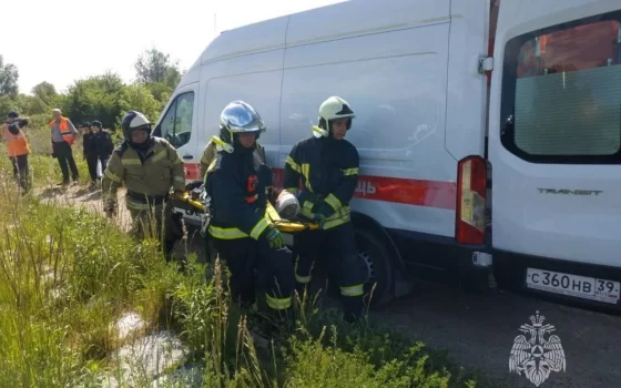 Шёл вдоль путей и не слышал сигнала: сбитый поездом под Гусевом мужчина оказался глухонемым