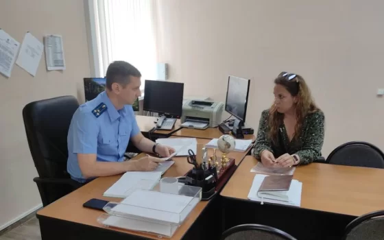 Заместитель прокурора области провел прием граждан в Гусеве