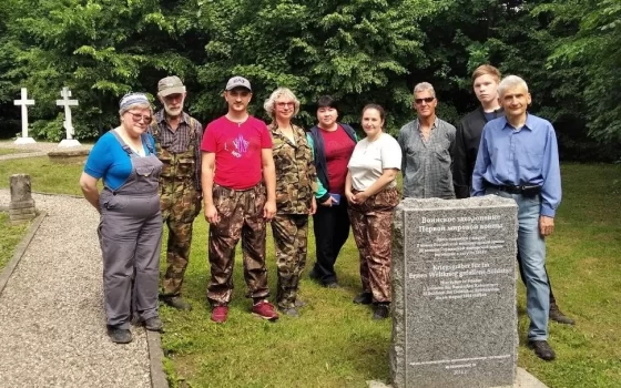 Волонтёры облагородили два захоронения в Гусевском районе