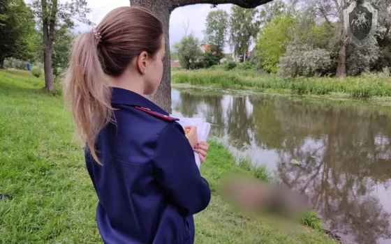 В реке Писса в районе Школьной рыбаки обнаружили утопленника