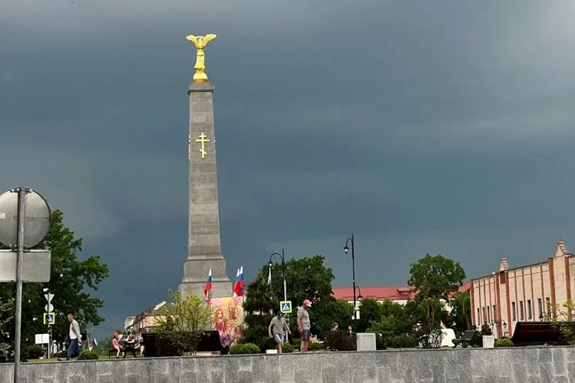 В Гусеве разряды молний нарушили подачу воды в городскую сеть