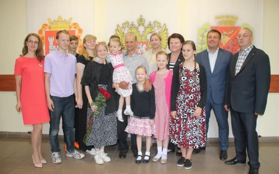 Марина Оргеева встретилась с многодетными семьями и семьей погибшего в зоне СВО