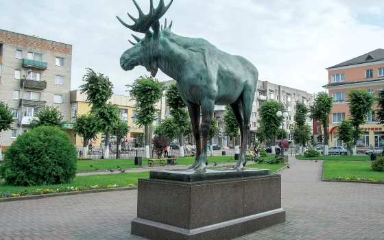 Постамент скульптуры Лося отремонтируют к концу текущего месяца