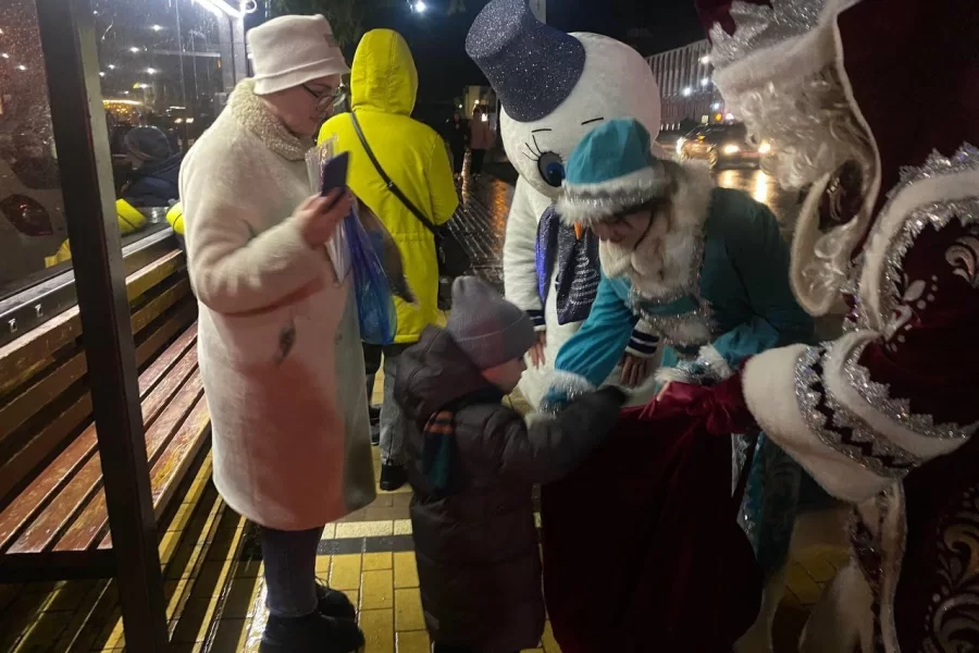 В Гусеве стартовала акция «Дед Мороз в городе»