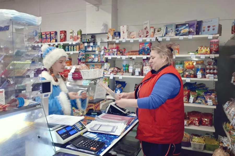 «Движение Первых» поздравляет работников гусевских учреждений