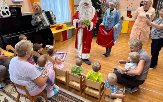 В Дом ребенка Гусева пришли добрые волшебники из ЛДПР