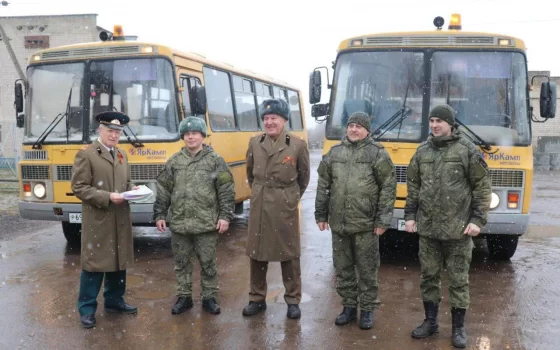 Местные власти передали военным два ПАЗика