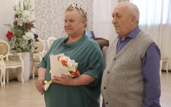 Сегодня в Гусевском ЗАГСе чествовали «золотых» юбиляров — семью Сочинских
