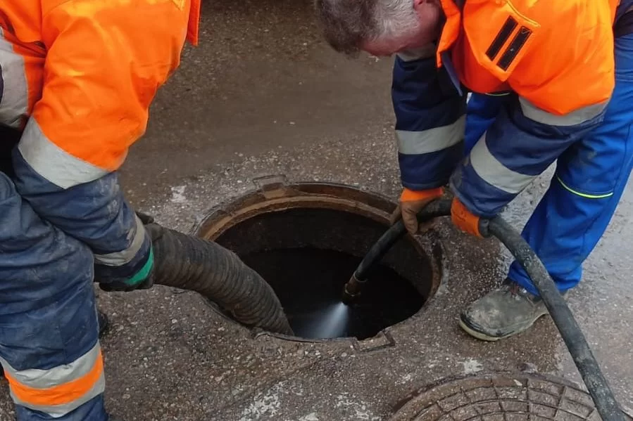 Гусевский водоканал просит не смывать в унитаз пищевые отходы и предметы личной гигиены