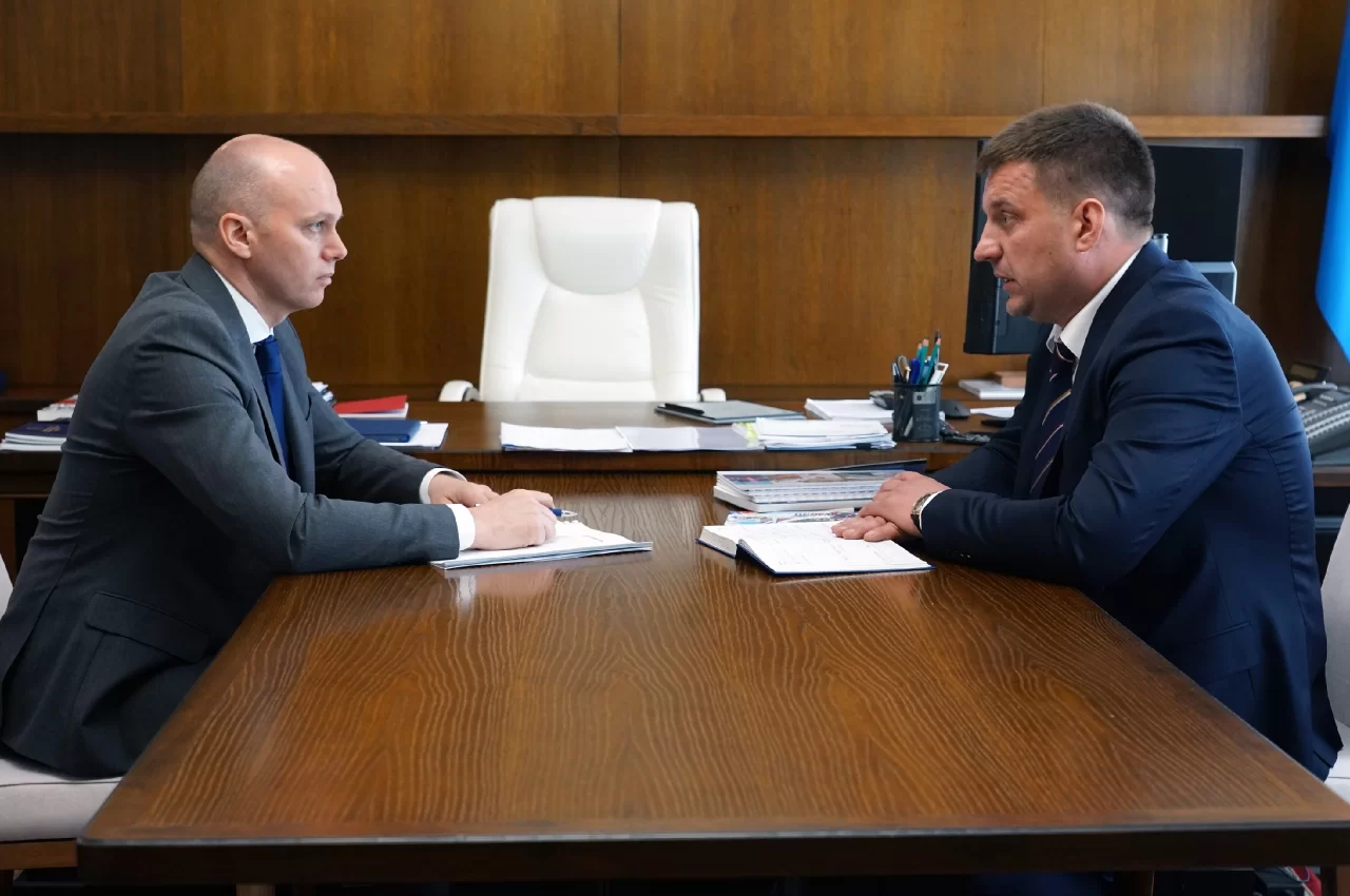 Александр Китаев и врио губернатора Алексей Беспрозванных обсудили планы по развитию Гусева