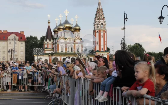 В Гусеве на центральной площади состоялось открытие патриотического фестиваля