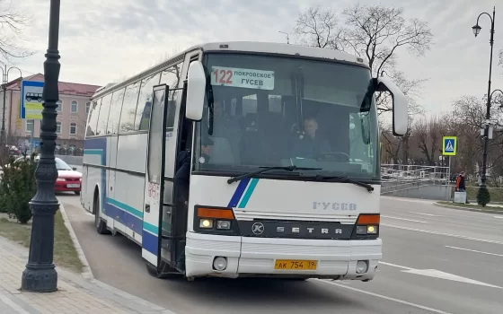 В Гусевском округе неизвестные самовольно перенесли автобусную остановку