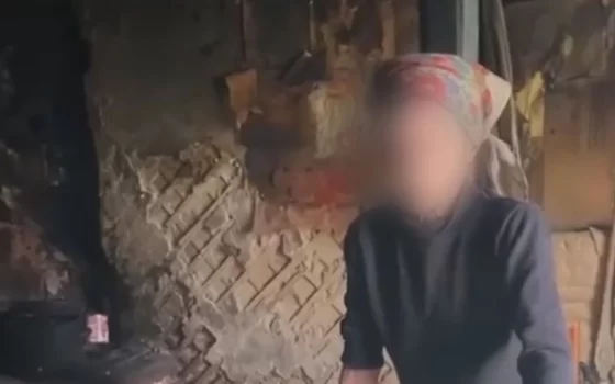 Старушка из Весново отказалась ехать в интернат, ей пообещали комнату в общежитии
