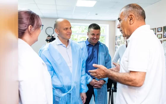Пациенты Гусевской больницы рассказали главе региона, что доктора творят чудеса