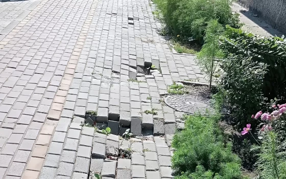 Сроки ремонта тротуара у дома 13 на Ломоносова будут зависеть от дополнительного финансирования