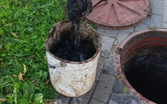 Водоканал продолжает устранять засоры в канализационной сети