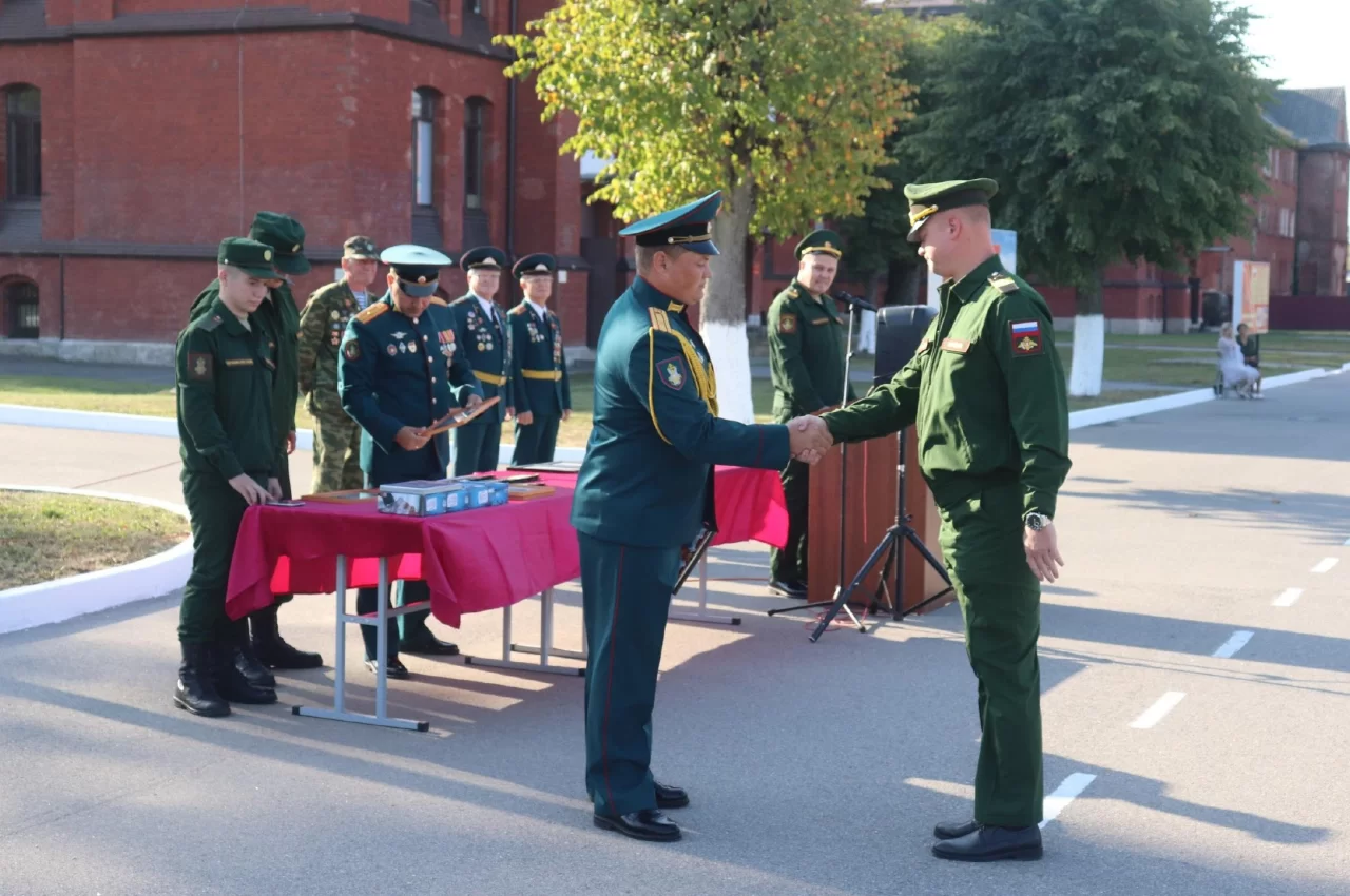На День танкиста в Гусеве вручили награды и присвоили очередные звания