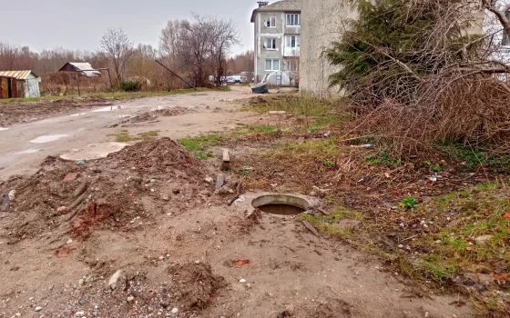 В Гусеве после жалобы горожанина засыпали неиспользуемый колодец