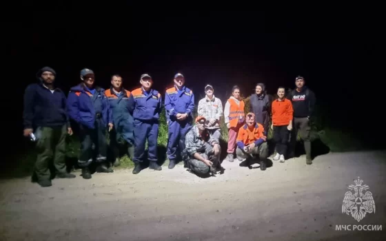 Вблизи посёлка Жаворонково поисковики вывели из леса пожилую женщину