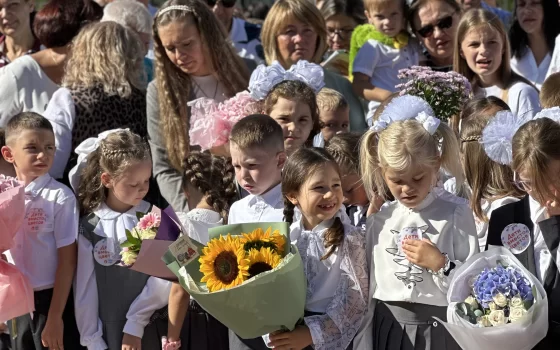 Участники акции «Дети вместо цветов» в Калининграде собрали более 2,3 млн рублей