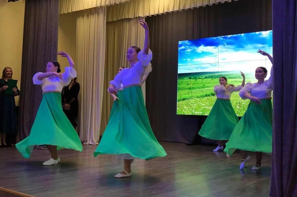 В ДШИ прошёл концерт, посвящённый Дню работника электронной промышленности