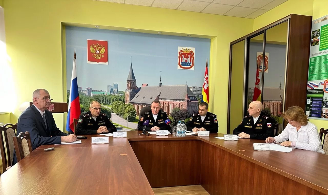 Гусев в числе лидеров по организации призывных мероприятий в армию
