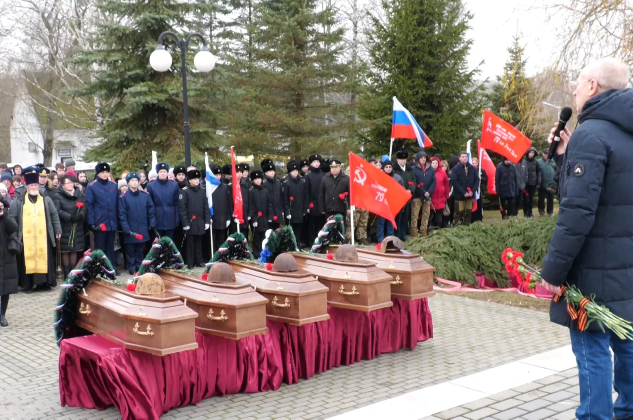 Подвигу каждого солдата — вечная память: в Гусевском районе перезахоронили останки солдат