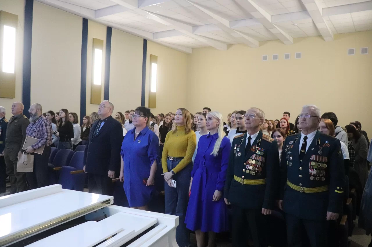 Если хочешь поверить в добро — начни его делать!