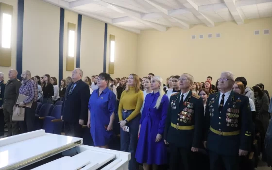 Если хочешь поверить в добро — начни его делать!