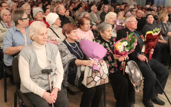 Сегодня в городском ДК чествовали ветеранов Великой Отечественной войны