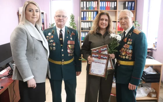 Помощь фронту — совместное дело