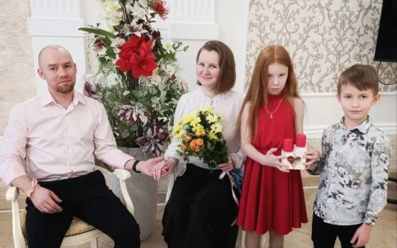Оловянная свадьба Дьяковых открыла в Гусевском ЗАГСе сезон чествования юбиляров семейной жизни